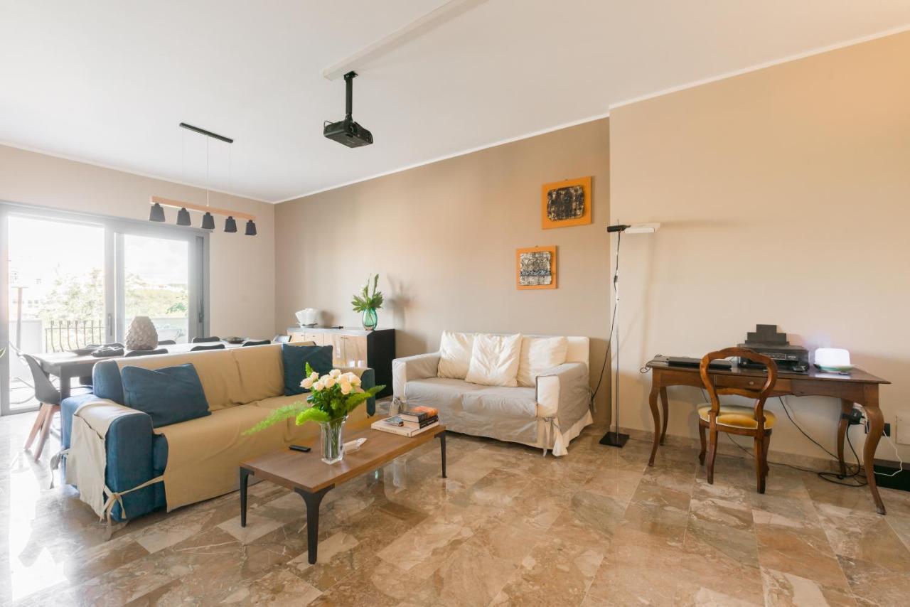 Attico Panoramico - Centro Storico - 200 Mq Ferienhaus